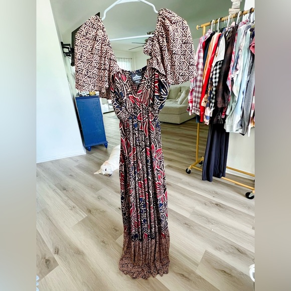 BOUTIQUE SPANISH STYLE DRESS - Picture 7 of 7